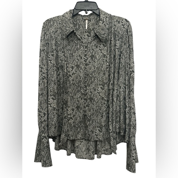 Free People Modern Muse Snakeskin Blouse Size Medium Tie Detail Button Front - Picture 1 of 5